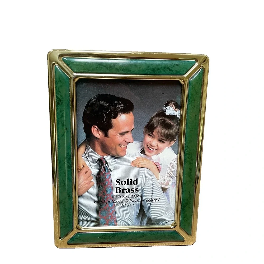 VTG Solid Brass Hand‎ Polished Lacquer Coated Green Enamel 3.5x5 Picture Frame